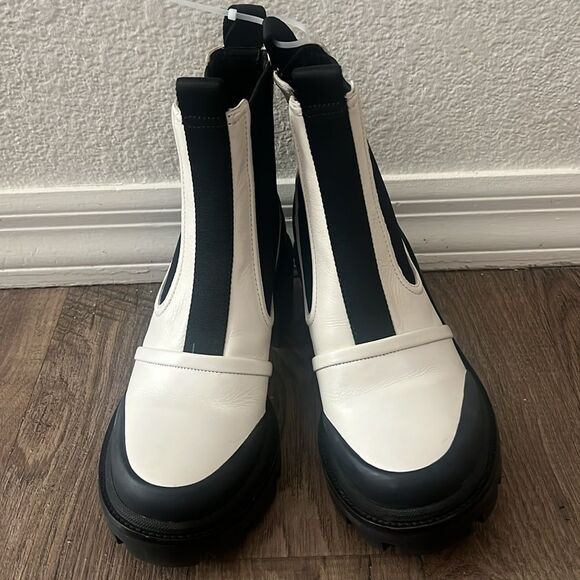 TORY BURCH  BOOTS CHELSEA LUG-SOLE Platform Ankle Ivory Black US 8,10,10.5,11 - Picture 2 of 4